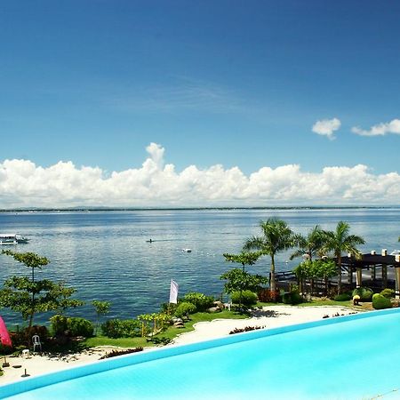 La Mirada Beachfront Condo: Ocean Views & Resort Amenities Lapu-Lapu City Room photo