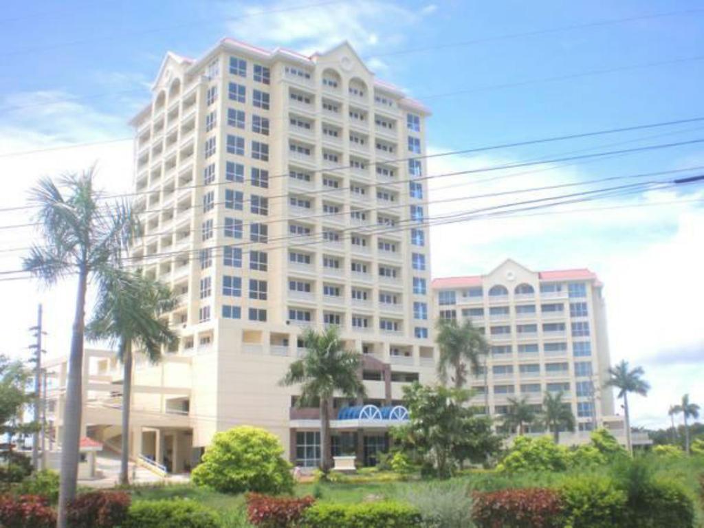 La Mirada Beachfront Condo: Ocean Views & Resort Amenities Lapu-Lapu City Room photo