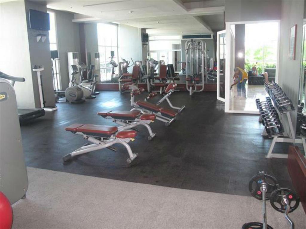 La Mirada Beachfront Condo: Ocean Views & Resort Amenities Lapu-Lapu City Room photo