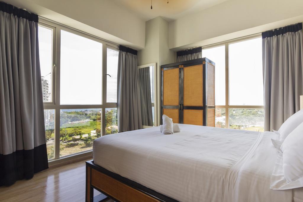 La Mirada Beachfront Condo: Ocean Views & Resort Amenities Lapu-Lapu City Exterior photo