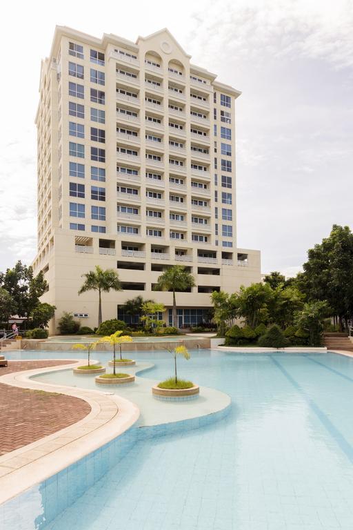 La Mirada Beachfront Condo: Ocean Views & Resort Amenities Lapu-Lapu City Exterior photo